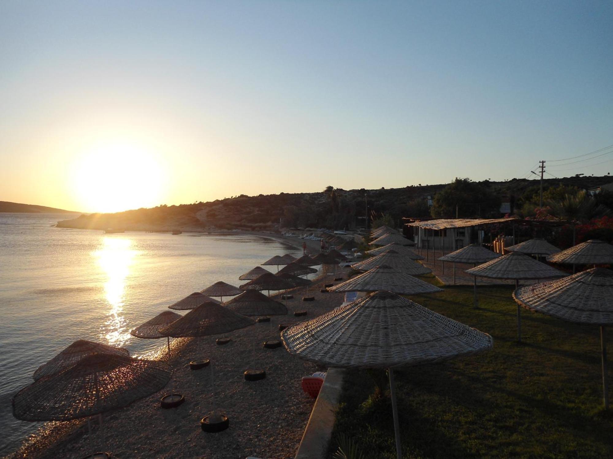 Teras Motel Foça Exteriör bild