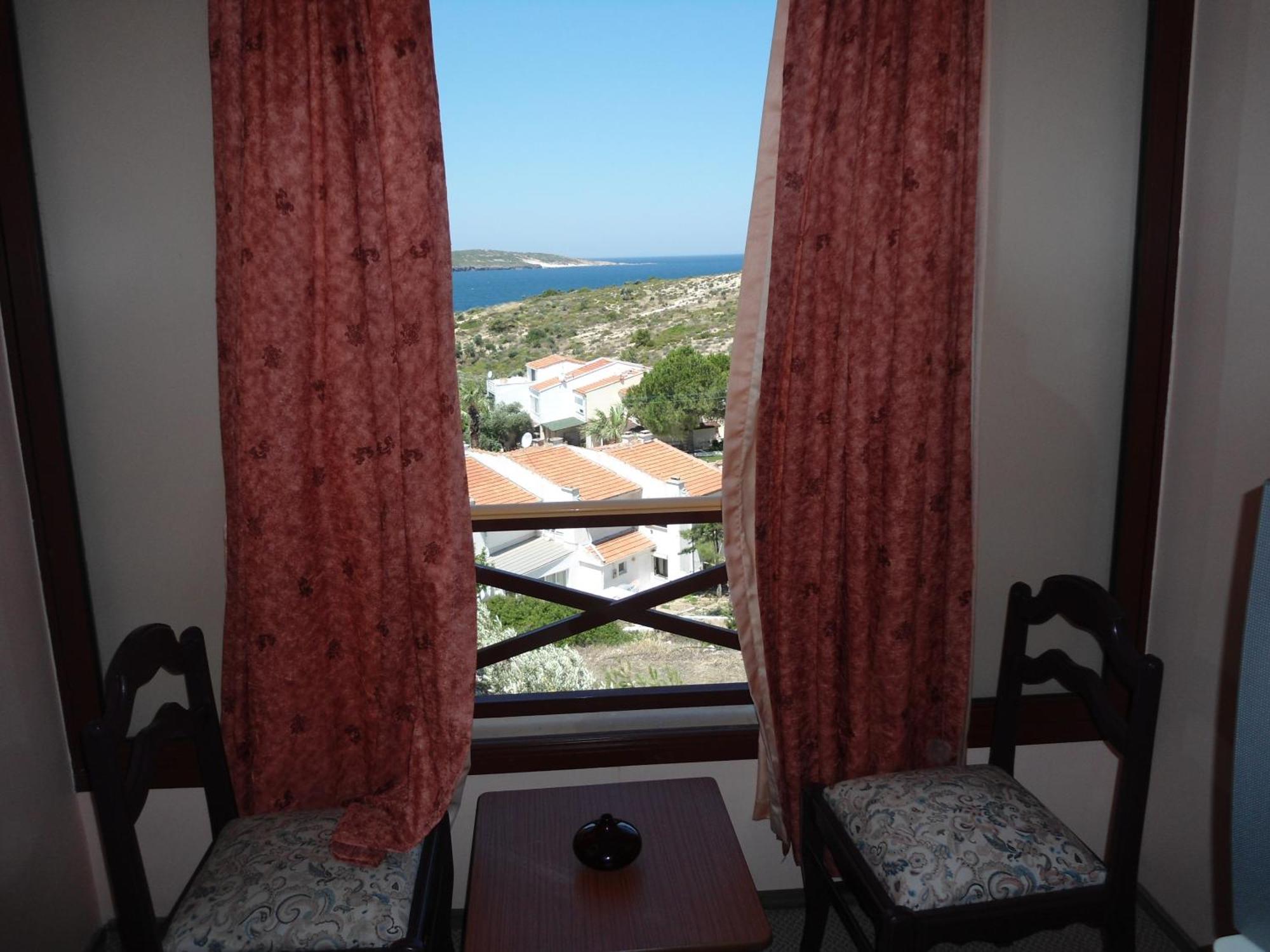 Teras Motel Foça Exteriör bild