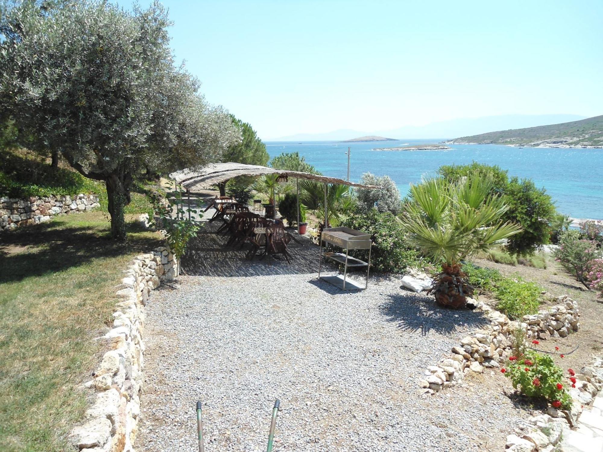Teras Motel Foça Exteriör bild
