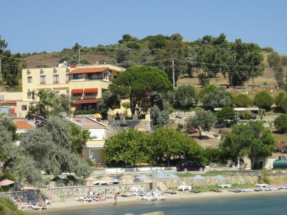 Teras Motel Foça Exteriör bild